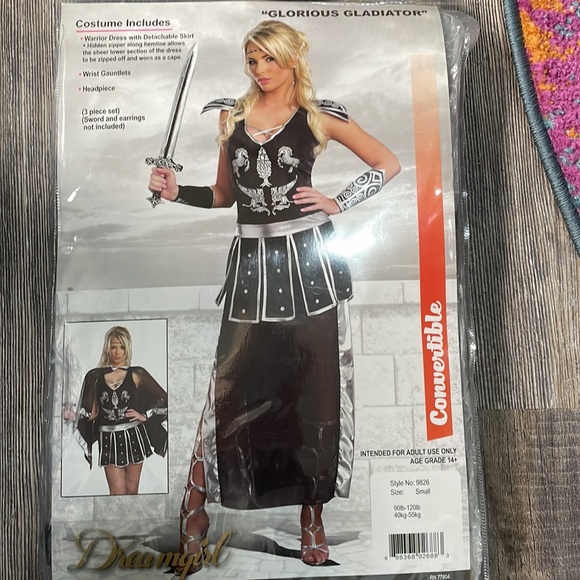 Dreamgirl Glorious Gladiator Costume - Picture 3 of 4